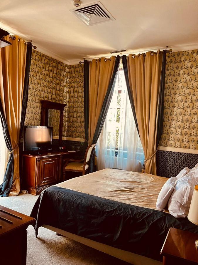 Hotel Angelo D'Oro Ploieşti Exteriér fotografie