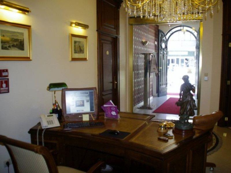 Hotel Angelo D'Oro Ploieşti Exteriér fotografie