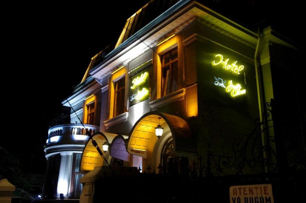 Hotel Angelo D'Oro Ploieşti Exteriér fotografie